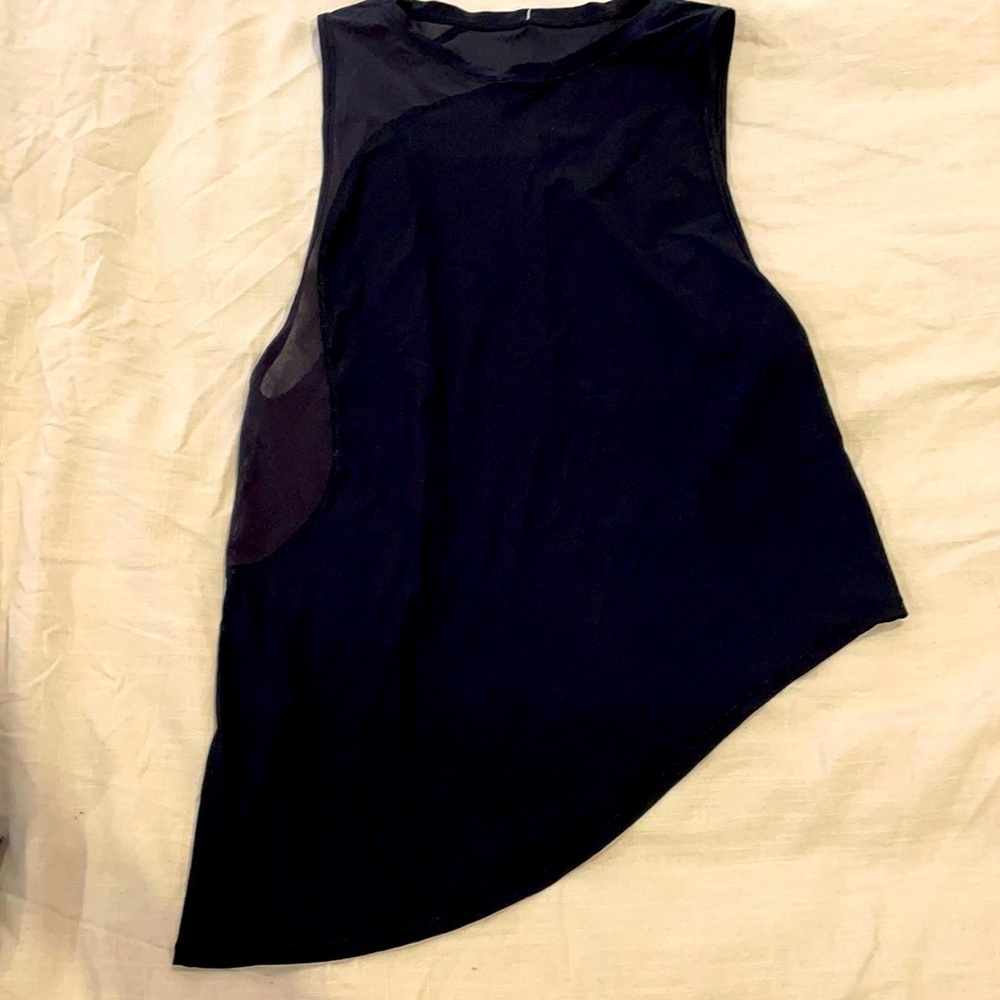 Lululemon top